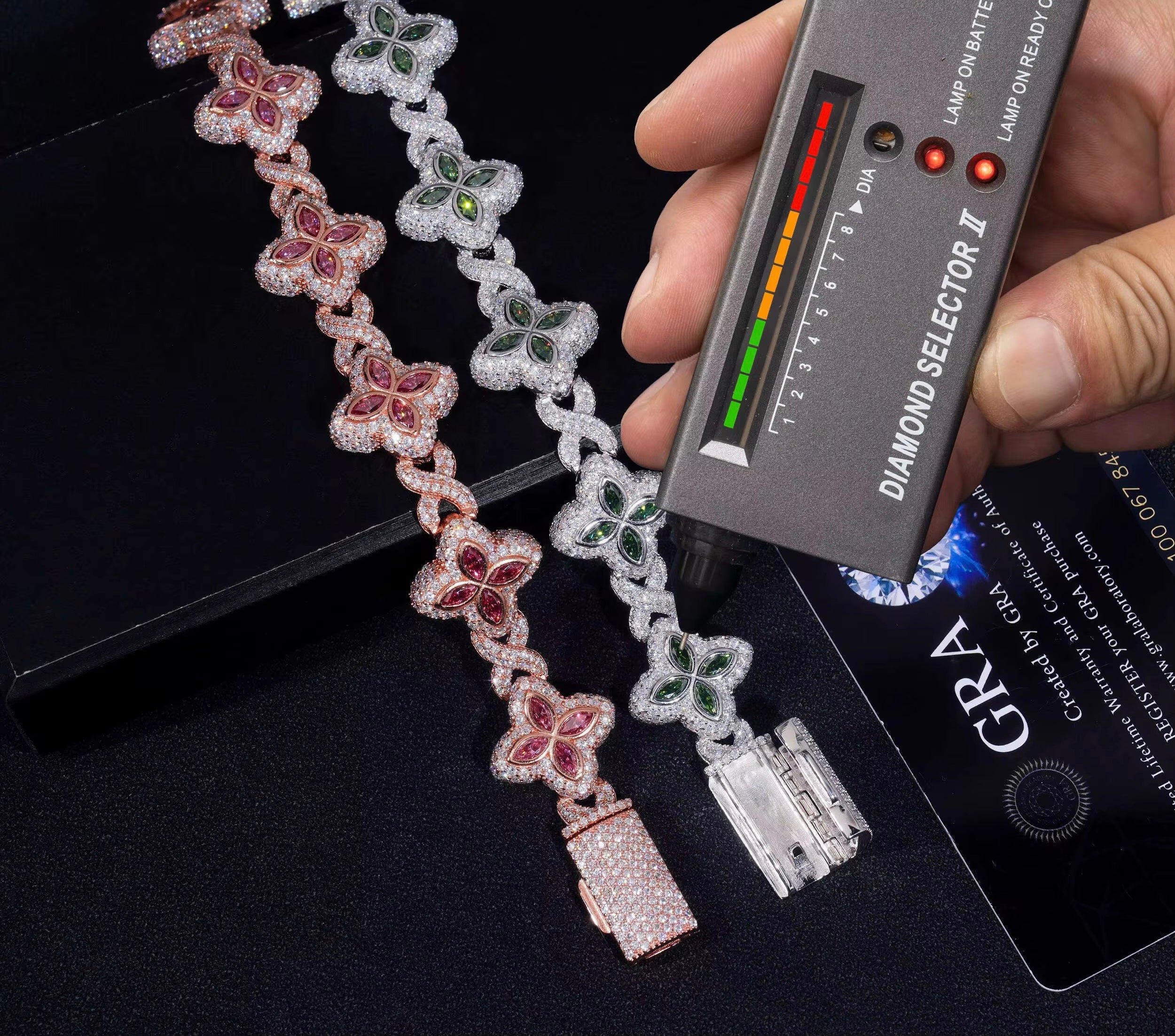 FrostBite Clover Infinite Link